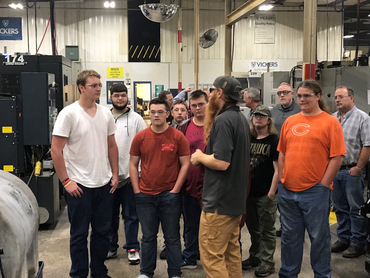 JohnMProos's tweet photo. A big thank you to @KinexusGroup for organizing #MFGWeek2018 to show students the well paying careers available in SW MI. Today, I joined students from @BHS_Bucks on the shop floor at @VickersEng in New Troy for a first hand look at some of the products made in MI. #SWMIComeback https://t.co/ww4Dda4X3c
