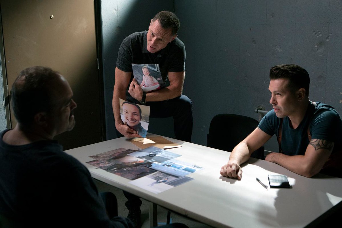 ChicagoPD_Sp's tweet photo. (Stills 3) #ChicagoPD 6x02 #Crossover https://t.co/jORDFRyohZ