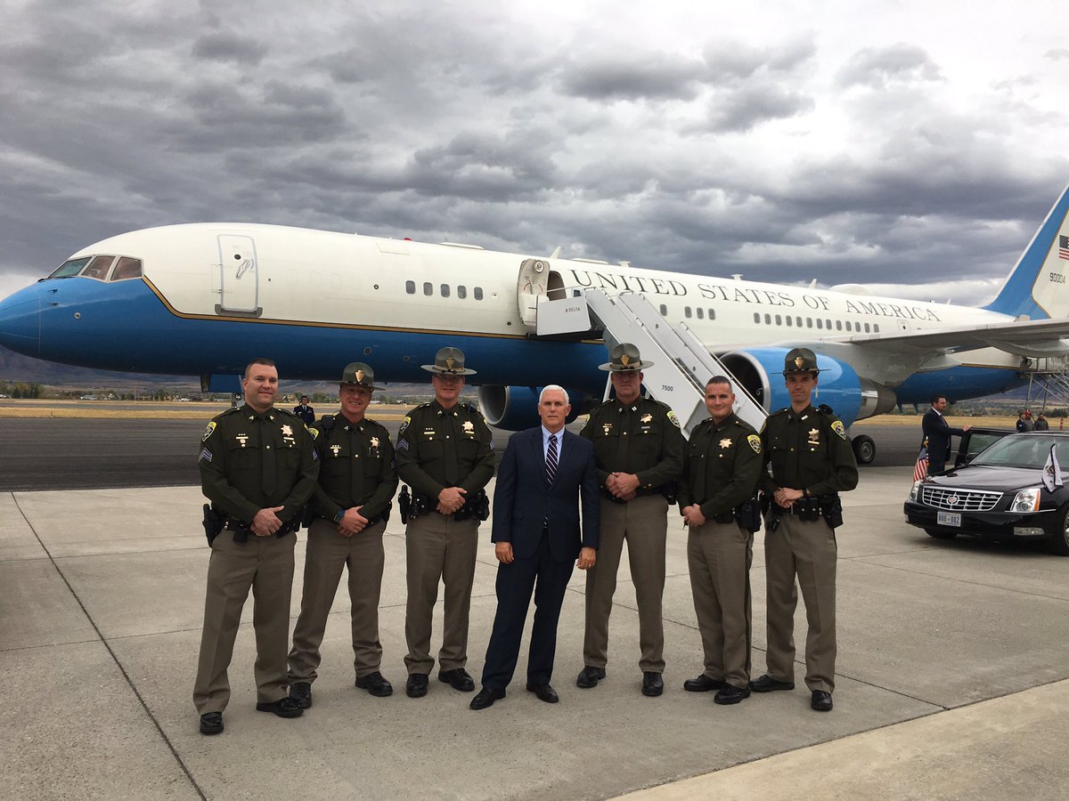 SgtPatrick127's tweet image. Been a little busy today.  Thank you to @Trooper_TJ for finding me new friends and blowing up my twitter all day.
#hooked
#vpvisit
@MTHwyPatrol