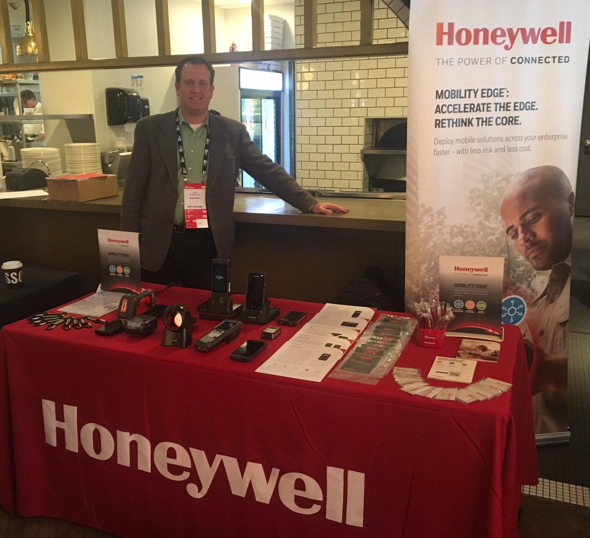 e_grande17's tweet photo. We are in Calgary! Stay warm at the #CDWBTEX expo, our table is filled with the hottest technology from Honeywelll!!! https://t.co/7utQazmTtS