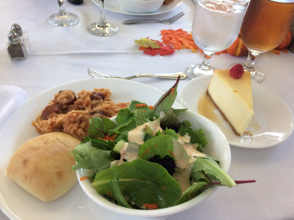 KarenConnor17's tweet photo. Delicious food served in style by @eesmithhigh Culinary Arts students for our TOY luncheon with @CCSSuptConnelly. They did a fantastic job! https://t.co/mZ1322nbF5