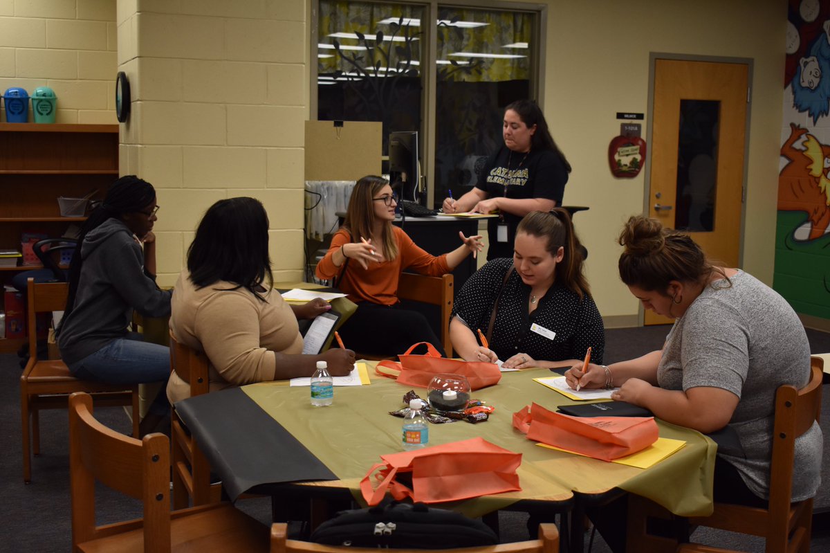 OCPSJobs's tweet photo. Not only did the students tour classrooms but they came back and collaboratively discussed what they saw. #extendthelearning @Catalina_OCPS https://t.co/IvGN0DQut4