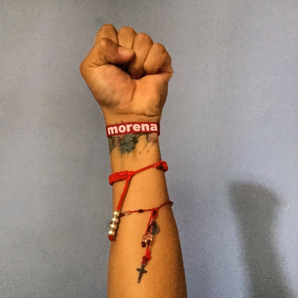 DRAKERS46's tweet photo. #2deOctubre #DR4KYMANIA #4 #FR46 #Traka_Tra #Fortysix #Parce #Rider #Chiapas #RoCa #XLVI #A4 https://t.co/IXYV9rlx5q