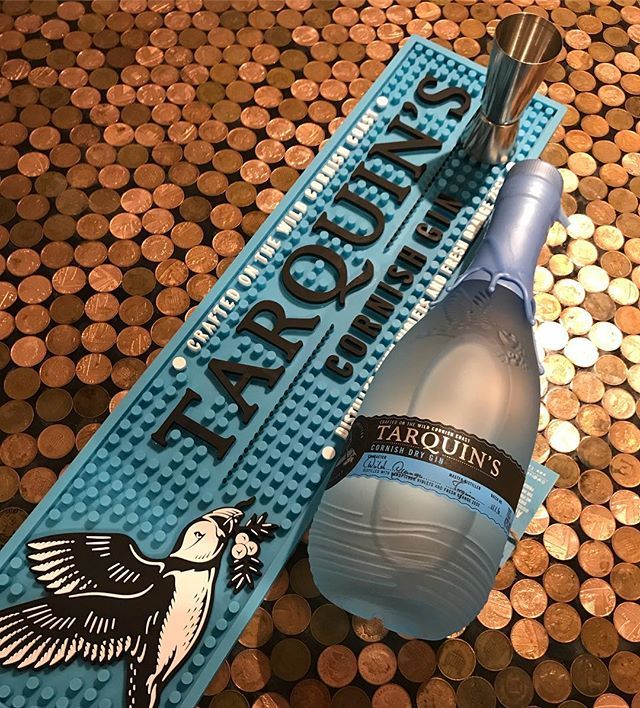 theginbandits's tweet photo. We’re yet to open our new bottle of @tarquinsgin because we still have a good amount in our old bottle.
.
Doesn’t their new bottle look so good alongside our Tarquins bar mat and penny top bar .
#gin #theginbandits #ginandtonic #gintonic #ginblogger #ginblog #ginblog #ginsta… https://t.co/Q8mVQ50D36