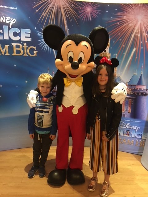 hayleyjones38's tweet photo. We love #mickey 😍 @DisneyOnIce @ArenaNewcastle #Disney #icestars #starstruck https://t.co/NugBcIQHxC
