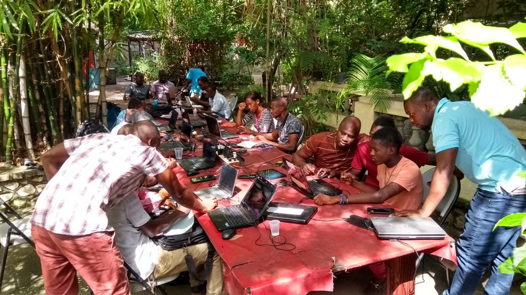 nicolas_chavent's tweet photo. #Ayiti #haiti #ActionOsmHaiti2018 today pixels of @IFHpap workshop in #SaintMarc: #mapping on satellite imagery coordinating with tasking manager, preparing teams for @osmandapp @osmtracker @mapillary surveys, editing field-made #data, building simple #dataviz with @qgis #map4ht https://t.co/zIGnqH7DD1