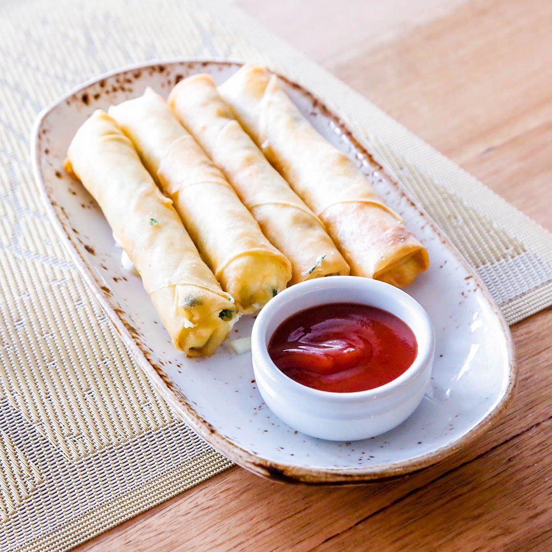 thgr_restaurant's tweet photo. This is how we roll 😎🤗
.
👌 Cigar Meat or Cheese - Filo pastry cigar filled with minced or with herbed halloumi or mozzarella https://t.co/jp5dMRLyCj