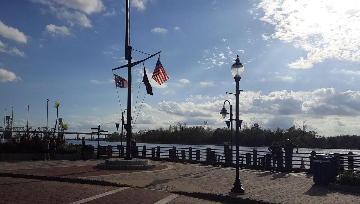 CityofWilm's tweet photo. What a difference a week (or 2) makes! #NoMoFlo #ILMStrong https://t.co/EoQULDNwnV