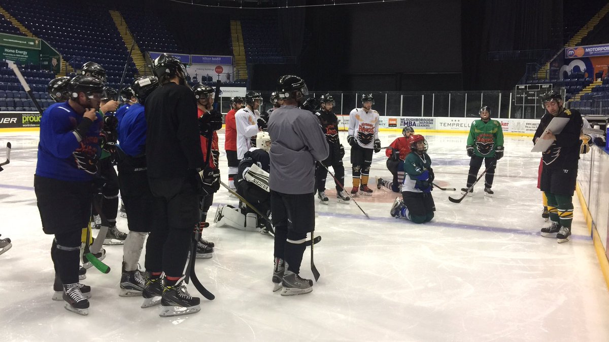 First training session of the new season 💪🏻🏒 get in touch if you want to join us! #rechockey