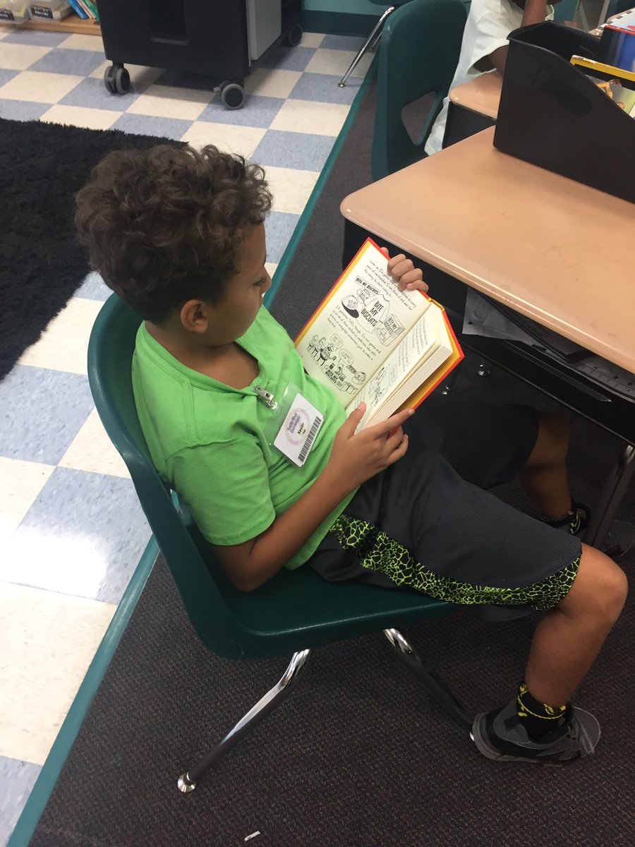 GwenPolitis's tweet photo. Second grade Roadrunners working on building reading stamina and setting stamina goals! #RRESonward #ThePowerofYet #RRESmovingmountains https://t.co/He1aNWcYMf