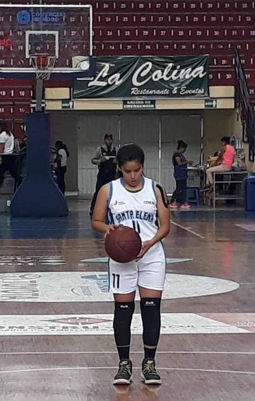 fedesantaelena's tweet photo. El equipo Femenino de Baloncesto #FEDESE paso a la etapa semifinal de #JuegosMenoresEc luego de ganar al equipo de Azuay en cuartos de finales con un marcador de 41 a 31, el día de mañana disputarán la semifinal contra el equipo de El oro
!!!Felicitaciones !!!
🏀🏀🏀🏀🏀🏀 https://t.co/N8E0z44jJ2
