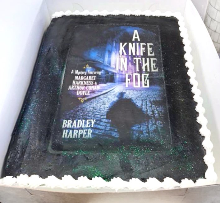 bharperauthor's tweet photo. The cake at the #BookLaunch party for #AKnifeInTheFog is definitely worth digging into! #ediblereads #authorlife https://t.co/qObsR9LSfu