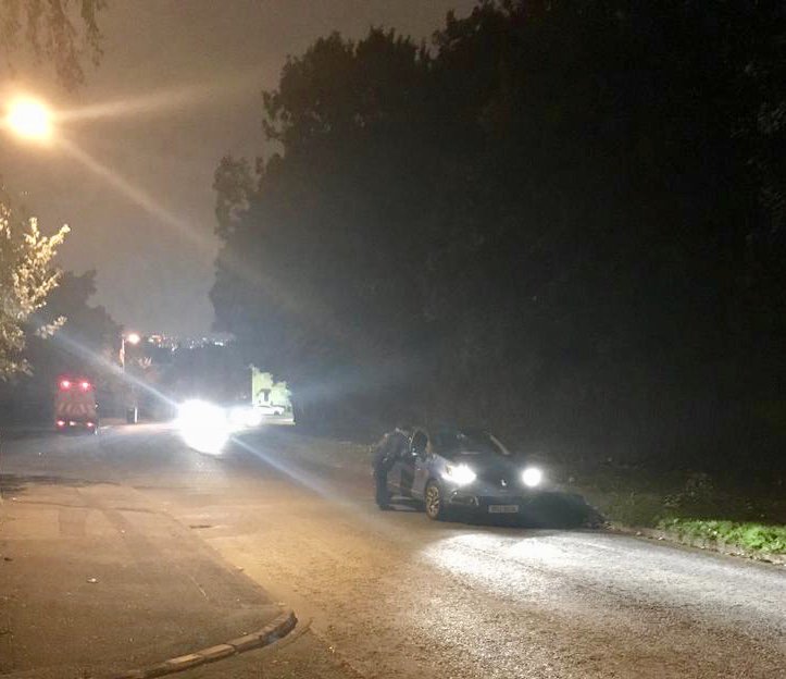 PSNIBelfastN's tweet photo. Court North NPT out on the beat and performing Vehicle checks this evening in #Lyndhurst #Ballygomartin #Westway #Roadsafety #keepingpeoplesafe SgtW #allQsofar https://t.co/M289yTevS3