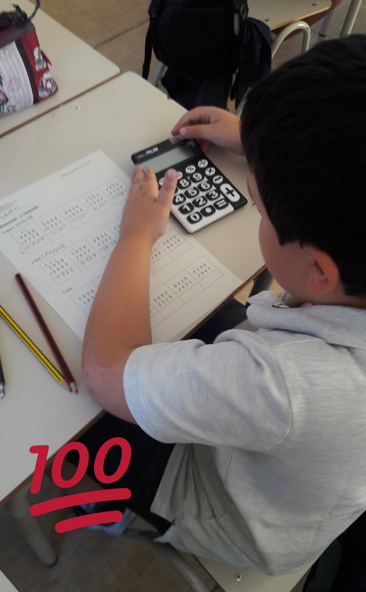 DavidPlanas11's tweet photo. Incentivant matemàtics a #JECasp amb l'ajuda de la calculadora!! Com la dominen i quins cracks estan fets fent càlculs!! https://t.co/YwPeU7kO2q