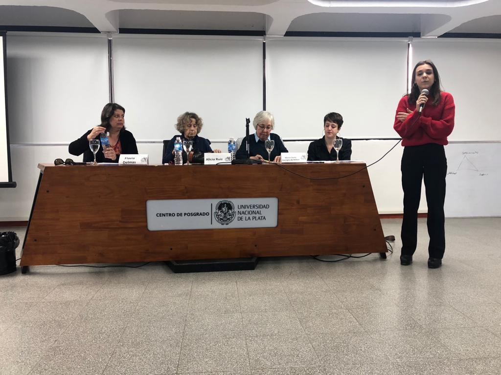 CidDerecho's tweet photo. Hace minutos terminó el panel de Género, junto a tres expositoras de primer nivel como Flavia Delmas, Alicia Ruiz y María Laura Garrigós de Rébori.

En minutos el cierre de la tercera edición del #CID2018 https://t.co/oJY4XvQpZY