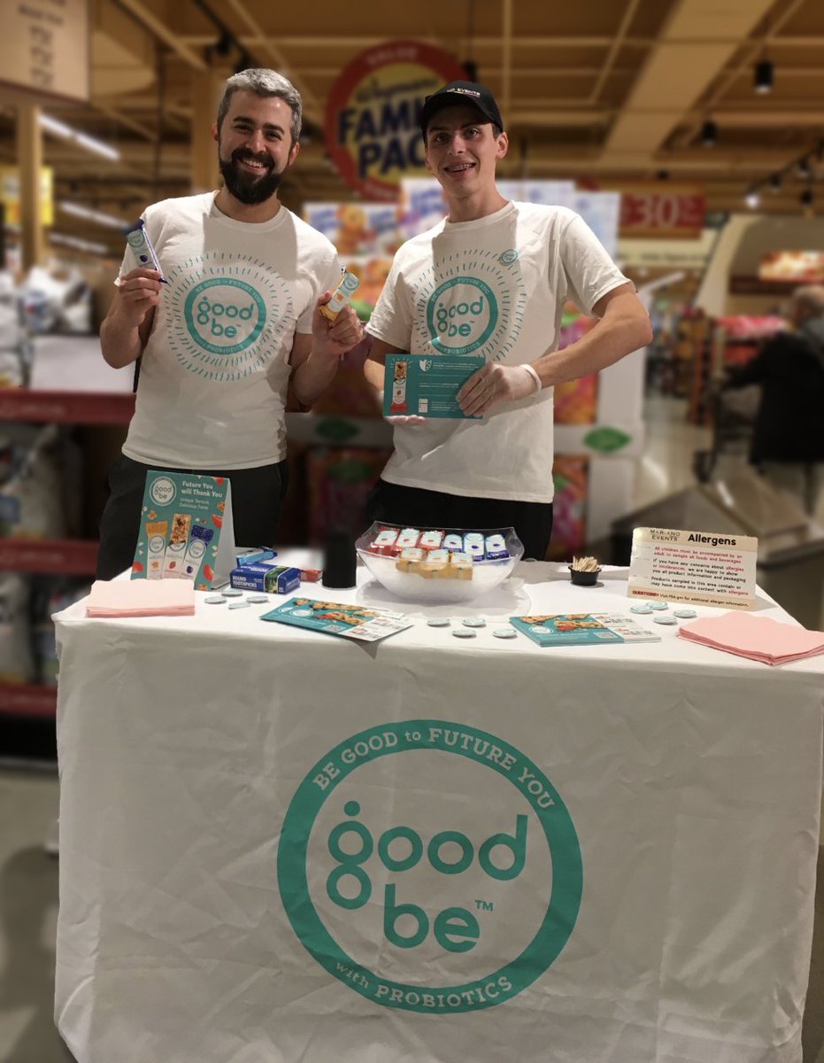 MarianoEvents's tweet photo. Mike from GoodBe stopped by Nick's demo of GoodBe #probiotic bars at the #Natick MA Wegmans branch! So far shoppers are loving these yogurt filled granola bars 😋🙌 #GoodBe https://t.co/kn7GumvuLN