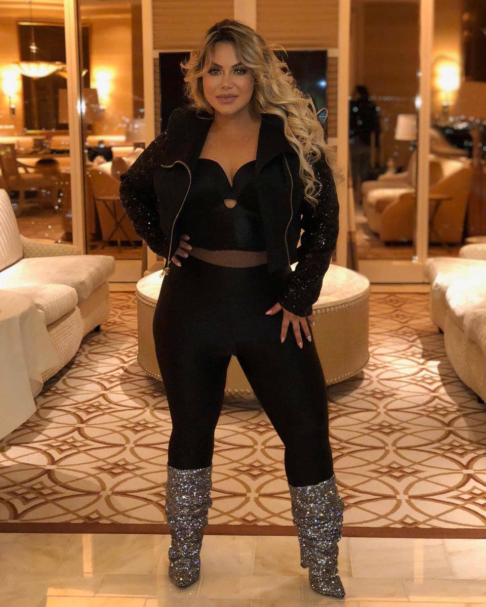 claudimar5's tweet photo. By @chiquisoficial  -  Ratchet #Tingz! 🤪😜 The calm before the storm. #ShowTime #LasVegas #AboutTheWeekend  - #Teamchiquis #TeamChiquis33 https://t.co/7Uk1ckC25K