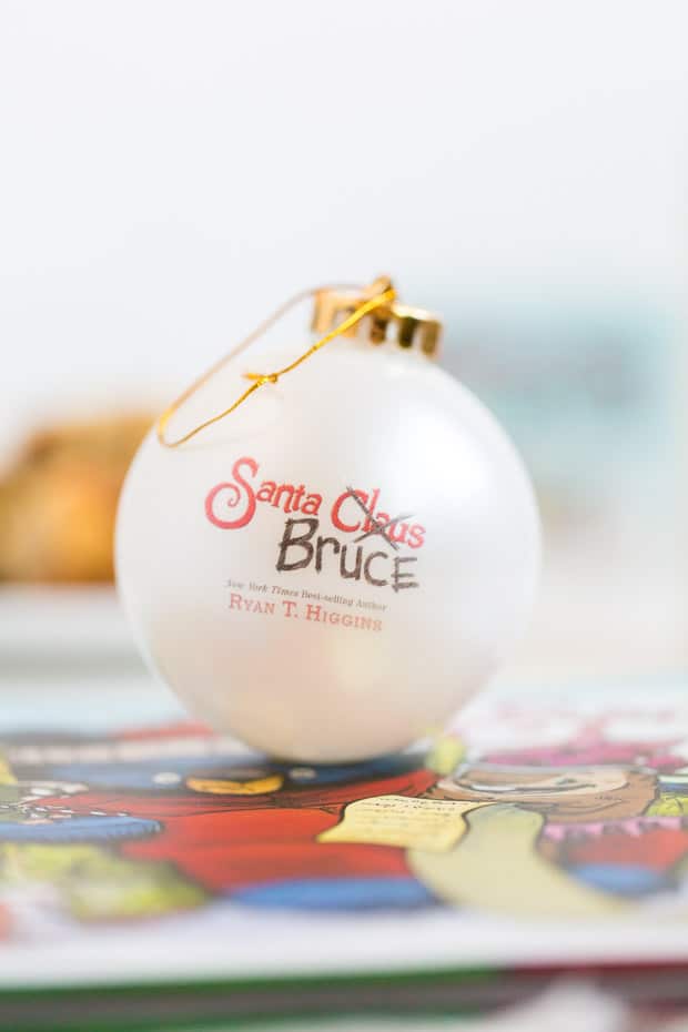 SpaceshipsLB's tweet photo. Throw a #SantaBruceBook inspired Christmas party to celebrate the holidays! Get inspired >> https://t.co/WgH9LNofcX #ad @DisneyHyperion #SantaBruceBook https://t.co/2XKjb1D7cq