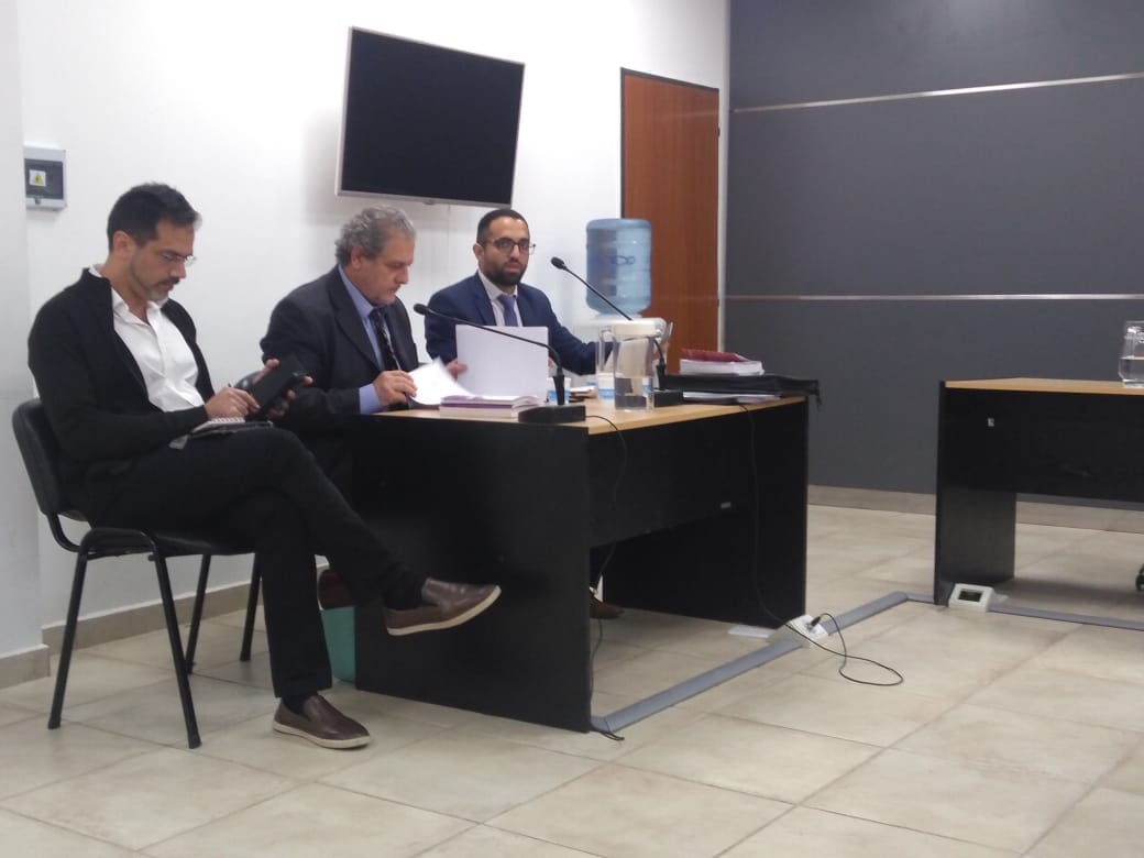 MxlaVidaoficial's tweet photo. 🏥 RÍO NEGRO🇦🇷 
Se resolvió pasar a un cuarto intermedio y pedido d sobreseimiento para #LeandroRodriguezLastra 
En caso de no ser aceptado se fijaría una fecha para realizar el juicio. 
#NoFueLey 
#NoALaPersecuciónIdeológica
#LibertadDeConciencia https://t.co/g9uqCpYWZT
