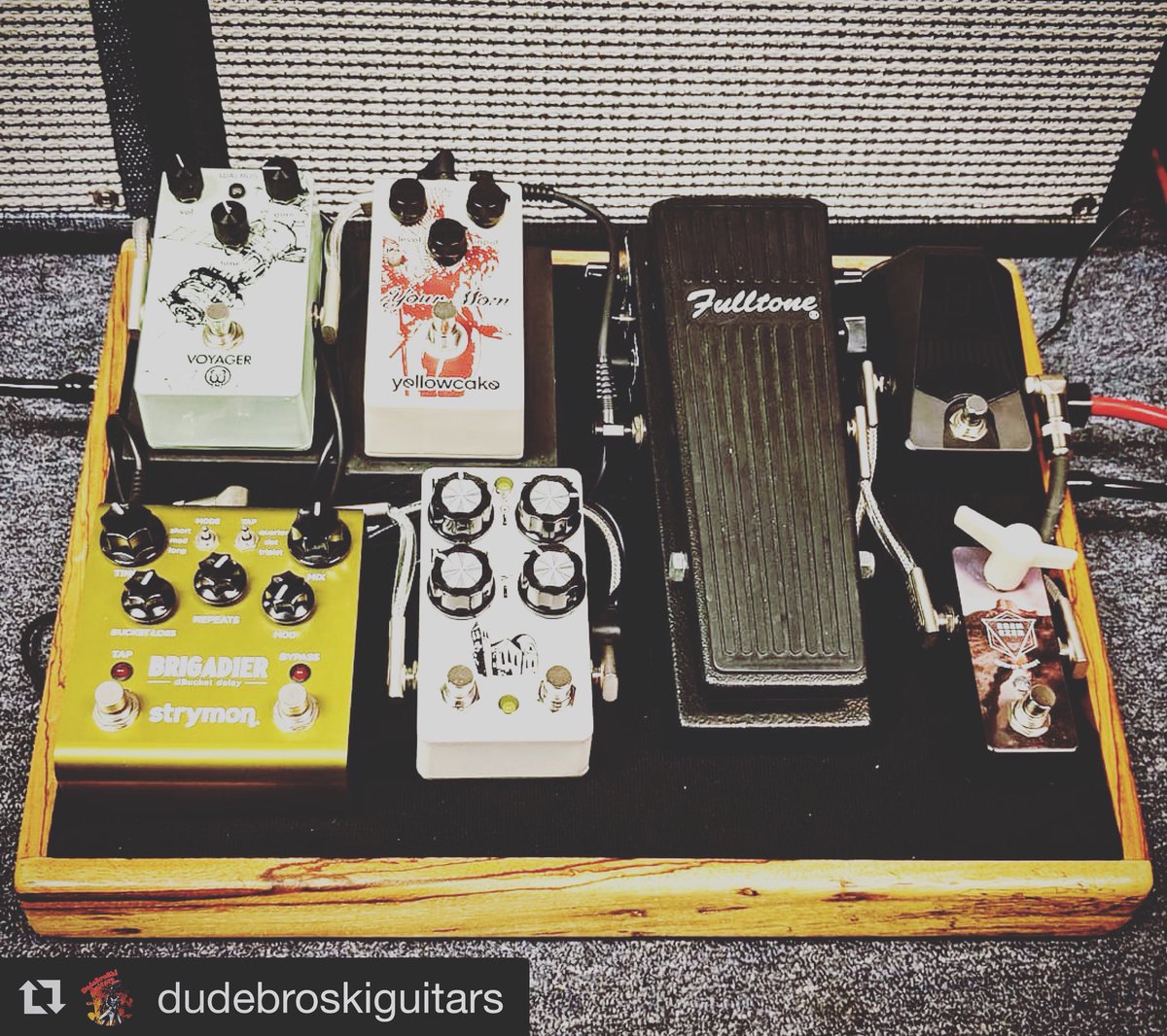 OptionKnob's tweet photo. Thanx 2 @DudebroskiJAX 4 flying #WingMan! π€πΌπΈβοΈ This #pedalboard has 2 #expressionpedals! Flyby https://t.co/Brm6av61UL 2 get ur wings! #wingmanfx #expressionpedal #fulltone #optionknob #guitars #dudebroskiguitars #oknob #yellowcakepedals #fxpedals #guitarist https://t.co/3MZmJAEGVR