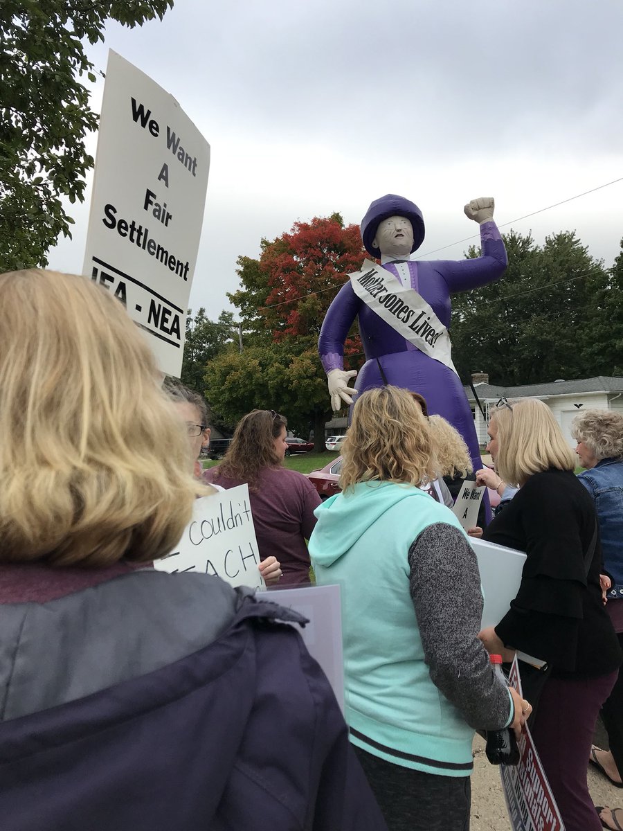 genedebs1920's tweet image. Belvidere paras @ieanea on the line for a for a #LivingWage @IEActionNetwork @MotherJonesLive