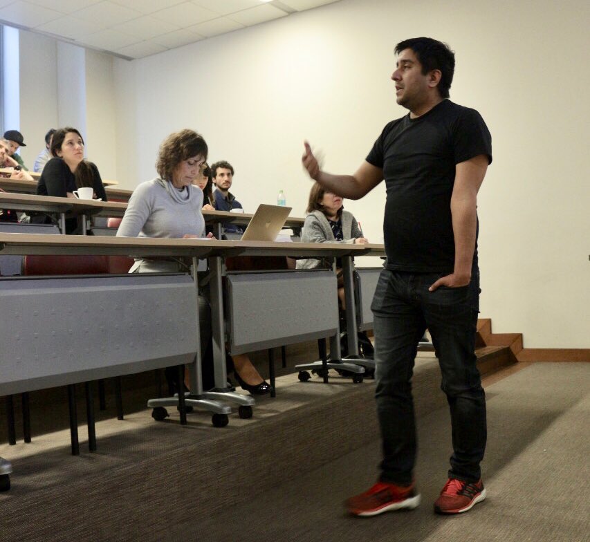 “Se considera conversión toda acción del usuario que deseamos que haga en nuestro sitio web o negocio” - Andrés Soto, director digital de <a href="/ddbchile/">DDB Chile</a> ahora en #AcademiaAchap