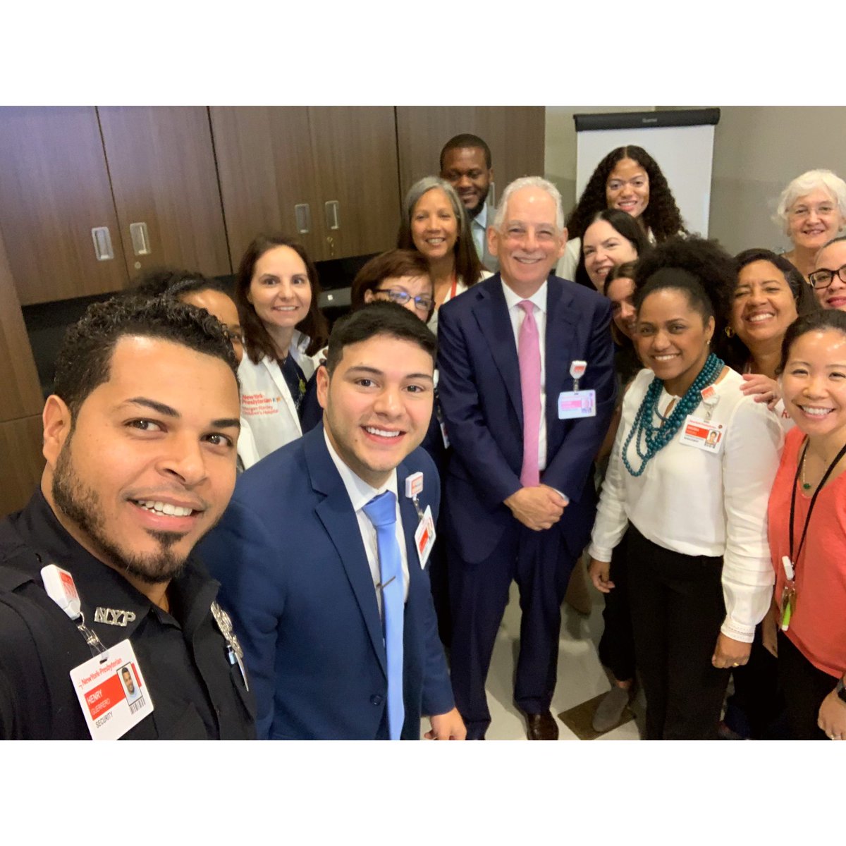 What do you do when Dr.Corwin comes to visit #WashingtonHeights - take a selfie of course! Incredible experience having our CEO listen to the amazing #pophealth initiatives happening our site and ACN -having a leader that cares about the communities we serve is inspirational 💪🏼
