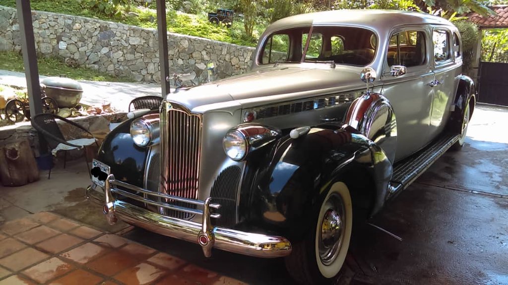YasminH92715588's tweet photo. Se vende Packard 1940 limousine sรบper 8 one sixty Modelo 1805 con vidrio interno divisorio plateado y dorado. Caracas Venezuela +58 416 6255539 #carrosantiguos #antiquescars#thepackard #packards #forsale #enventa #autosdelujo #luxurycars #carrosdecoleccion #exoticcars #supercars https://t.co/RukeeKUkT5