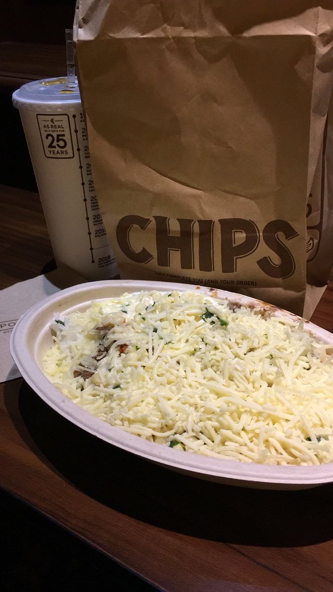 PrayingSarahH's tweet photo. Ran 16 miles before work this morning...always a good reason to get @ChipotleTweets for dinner #trainingforamarathon #hungry #sodelicious https://t.co/fQFntnRKe5