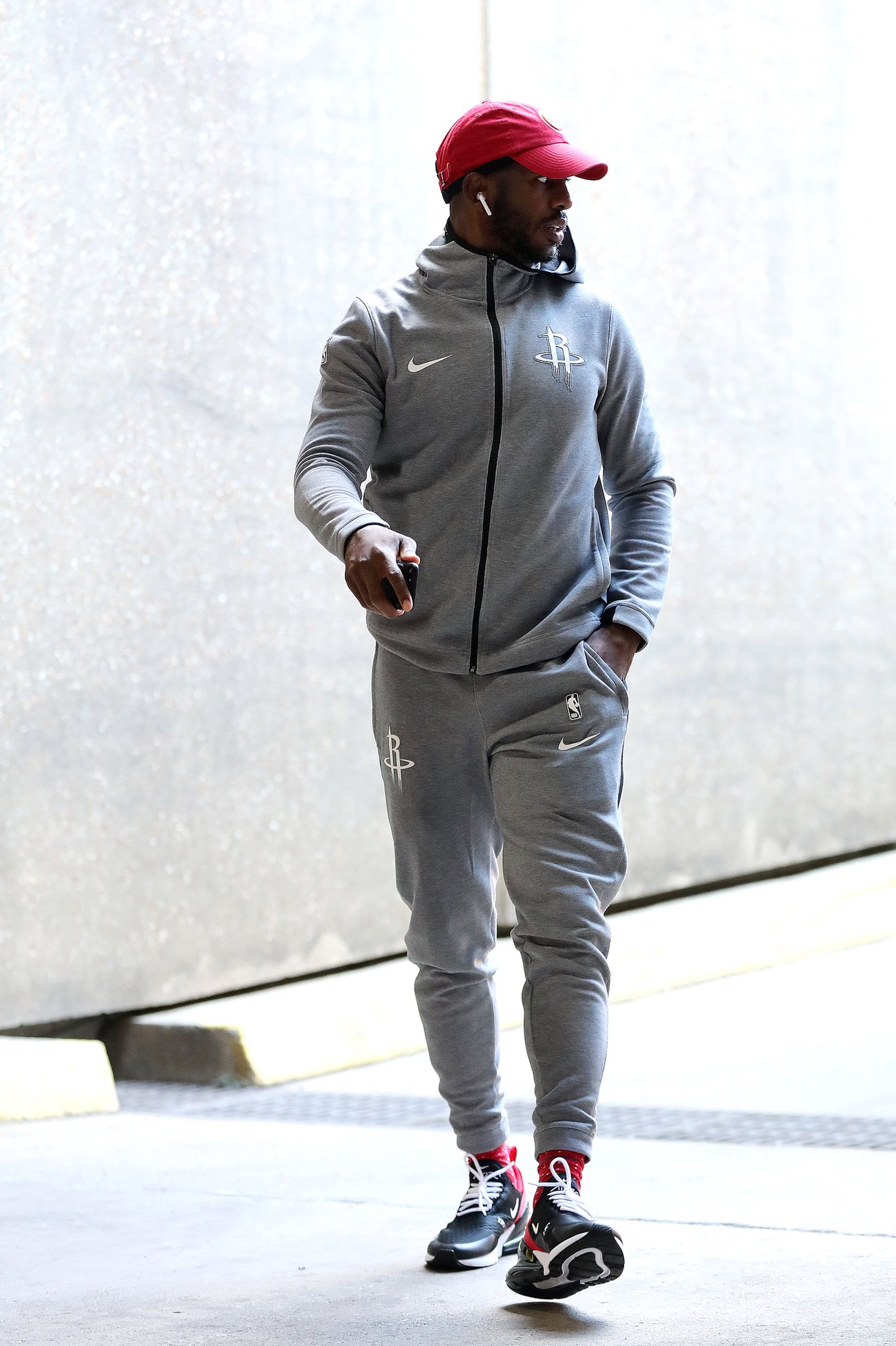B/R Kicks Twitter: ".@CP3 arrives for the start of preseason in the Nike Air Max 270. Very cozy https://t.co/WsMyr2rxMZ" / Twitter