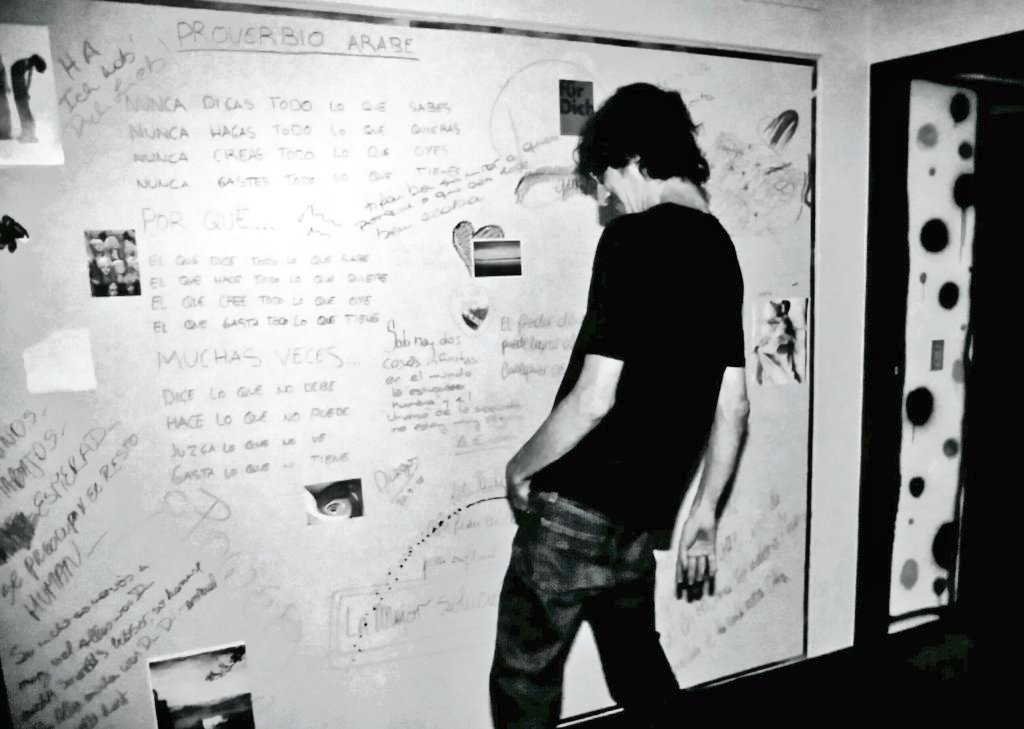 maradonaesjefe's tweet photo. Otra de la tremenda expo "Los Ángeles de Charly", 2017. https://t.co/FGS8TL2SZe