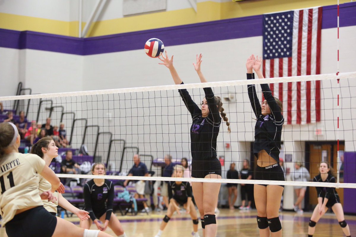 laschoberehs's tweet photo. Girls JV volleyball played against Lafayette tonight! #EHS_hub https://t.co/cDY1hm48Qw