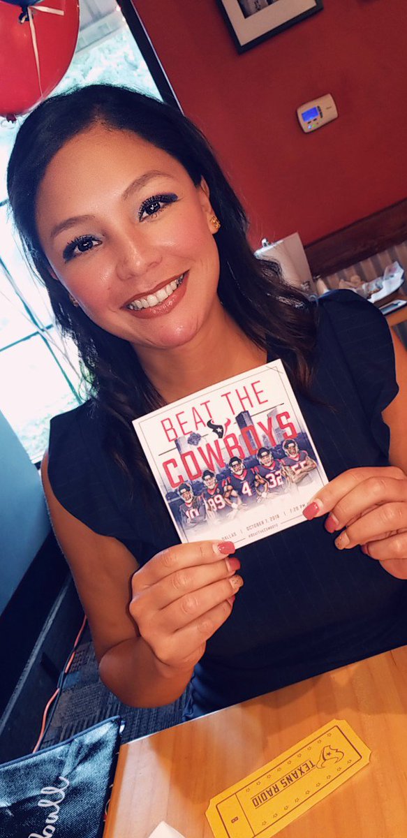 TexansChica's tweet photo. WE'RE READY! Right, @DeAndreHopkins
@JJWatt
@deshaunwatson
@Mathieu_Era
@bm1157 
#WeAreTexans #BeatTheCowboys #Texans #TexansMemories #BattleRedLadies https://t.co/pcnfAxsoBy