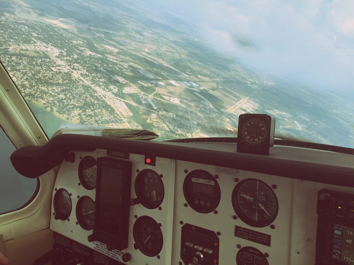 FlyTime_ca's tweet image. The complexity of flying on instruments increases when we simulate a vacuum failure. This is partial panel flying, a great skill we can keep up in the sim. Read more here: flytime.ca/instrument-fly…