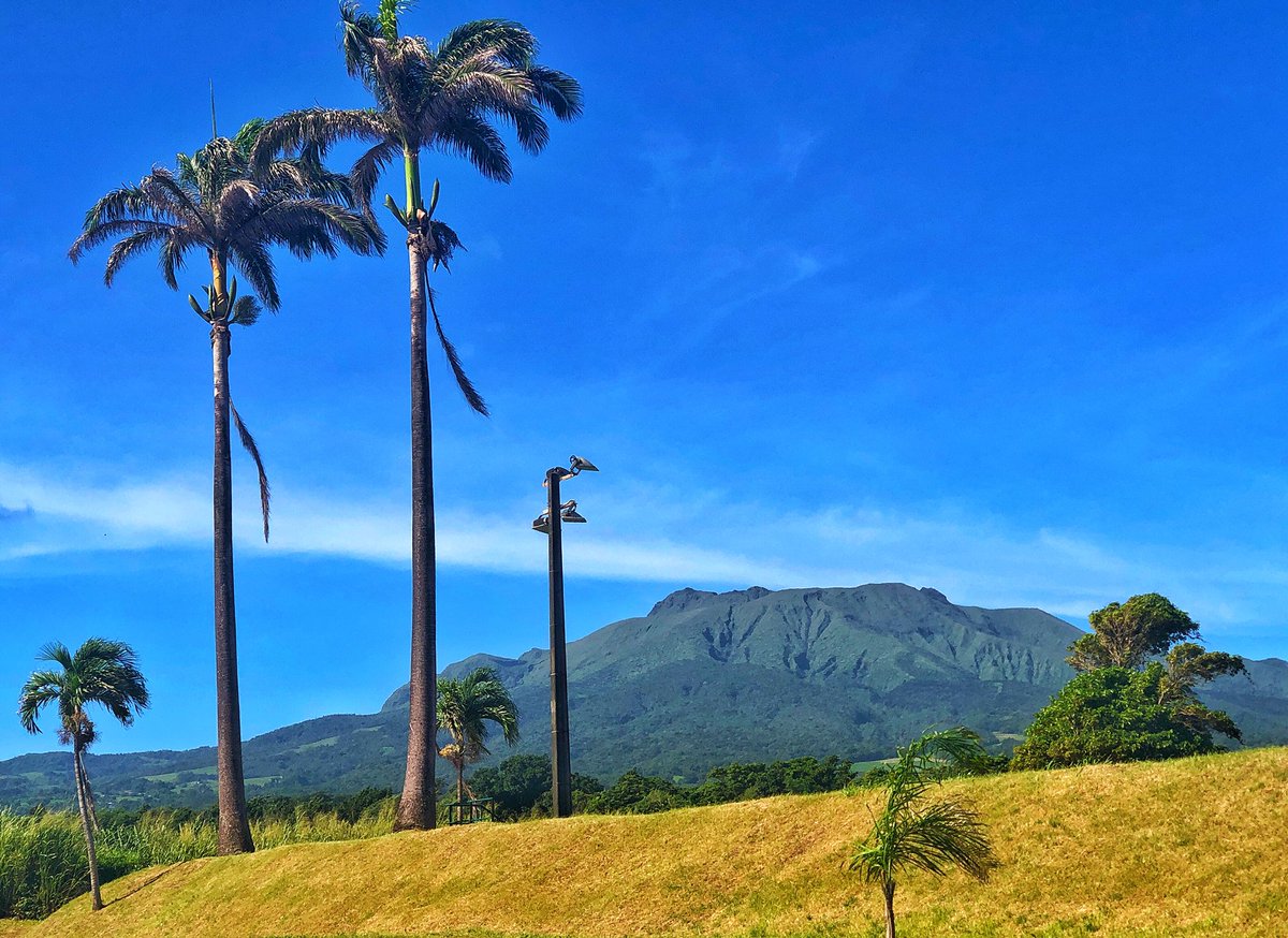 MathFLOERSHEIM's tweet photo. #dieuexisteilvitenmartinique #martinique #montagnePelée #BassePointe #volcan https://t.co/0xhx0NaQoW