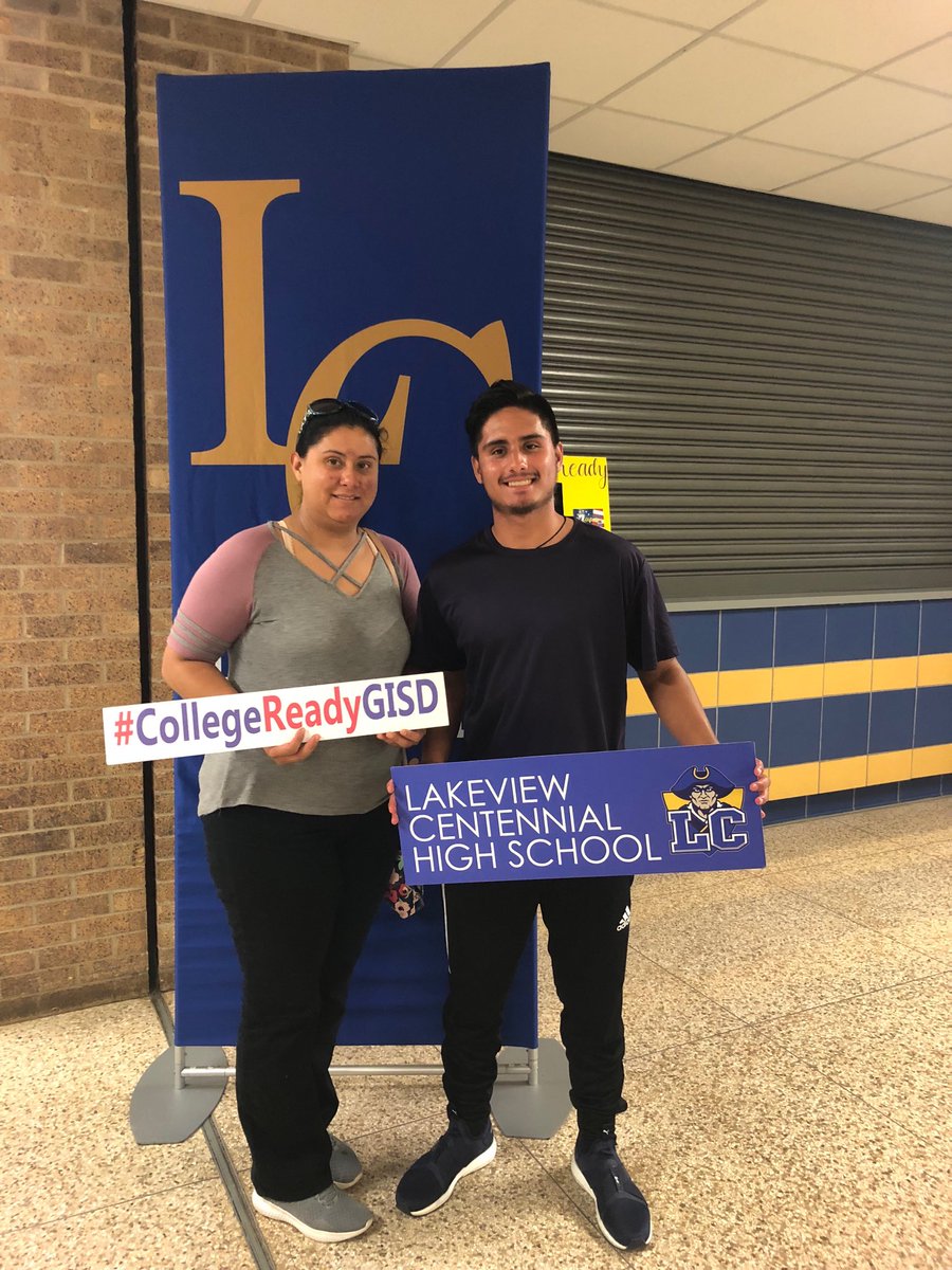 KristynEdney's tweet photo. Happy families completed a major milestone tonight at LCHS! #FAFSAcomplete @LCHS_Patriots @LC_Counselors @DallasCoPromise https://t.co/jKrXtybgwQ