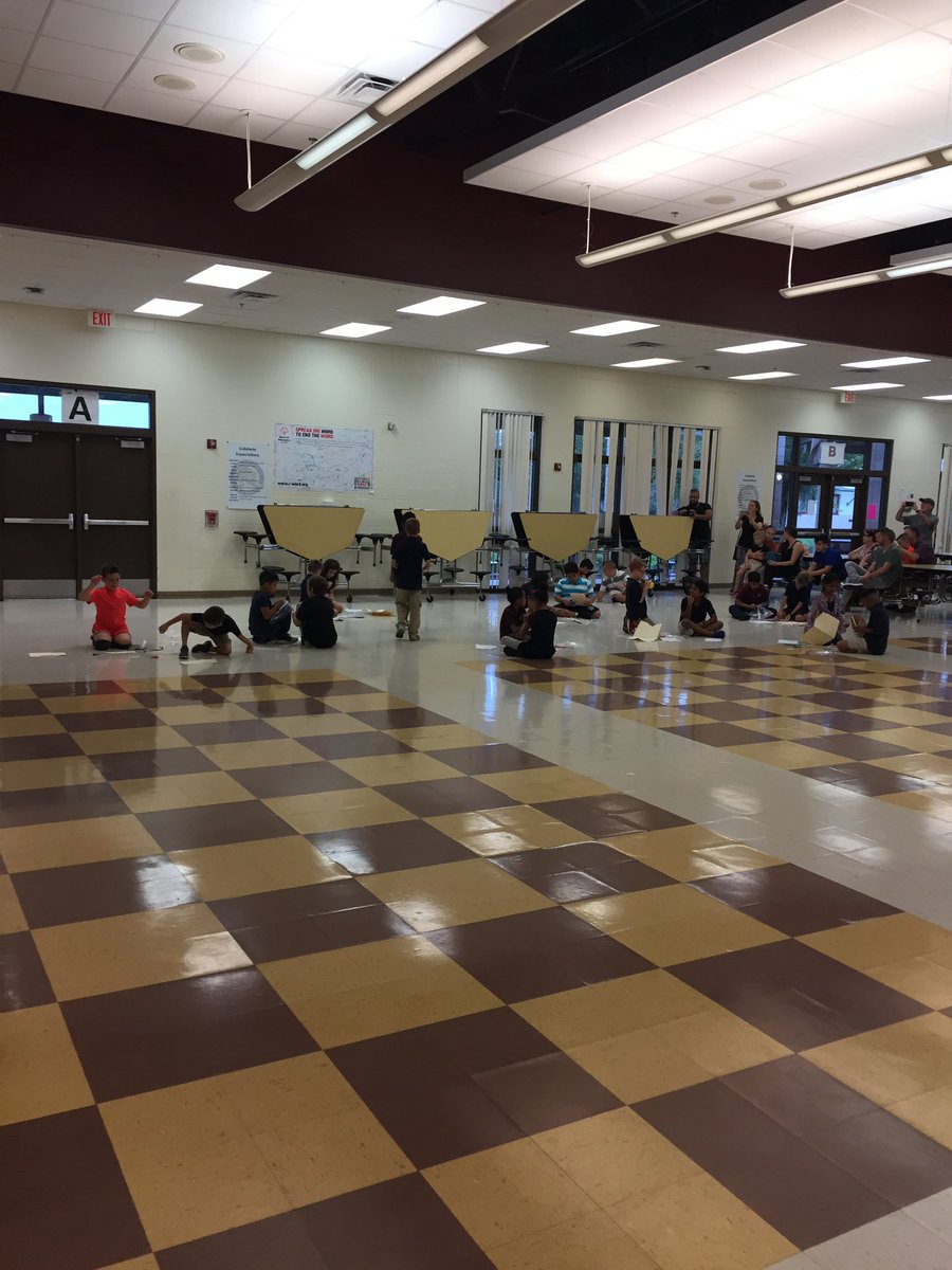 MrsDelgado5th's tweet photo. 3rd Grade Science Olympics off to a fantastic start! ๐โ๏ธ๐ #BalloonRacers #ScienceOlympics #3rdGradeRocks @TurnerBartelsK8 @HCPSArea3 https://t.co/JdsClZQARO