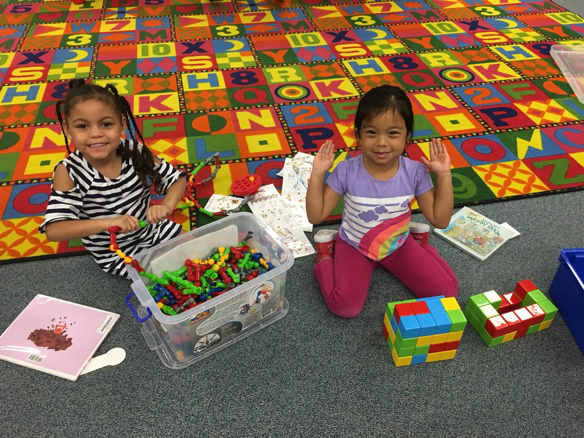 Ward_Kinder's tweet photo. Kinder having fun at the library Makerspace stations!! https://t.co/JAP4pT2NO9