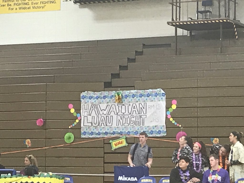 lead4change5's tweet image. Took me a minute before I realized that the refs were participating in the theme too. #hawaiiannight @WHS_Cat_Pack @WHSactivities @Wheeling_Cats