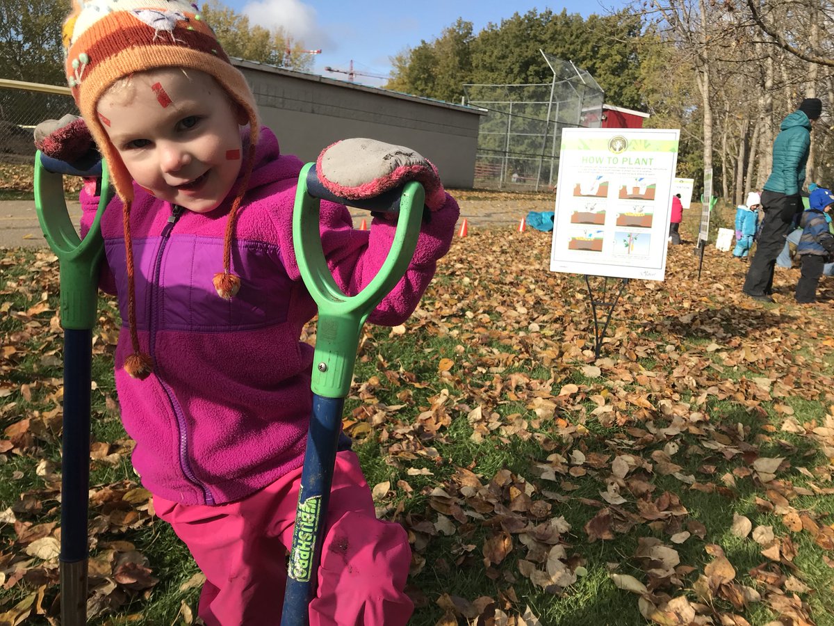 Nature_school's tweet photo. Planting today and now have “our” trees at our class.  Thank you @CityofStAlbert , Miss Erin and Mr. Alan for leading this great activity!! https://t.co/ghPNqm46Ge