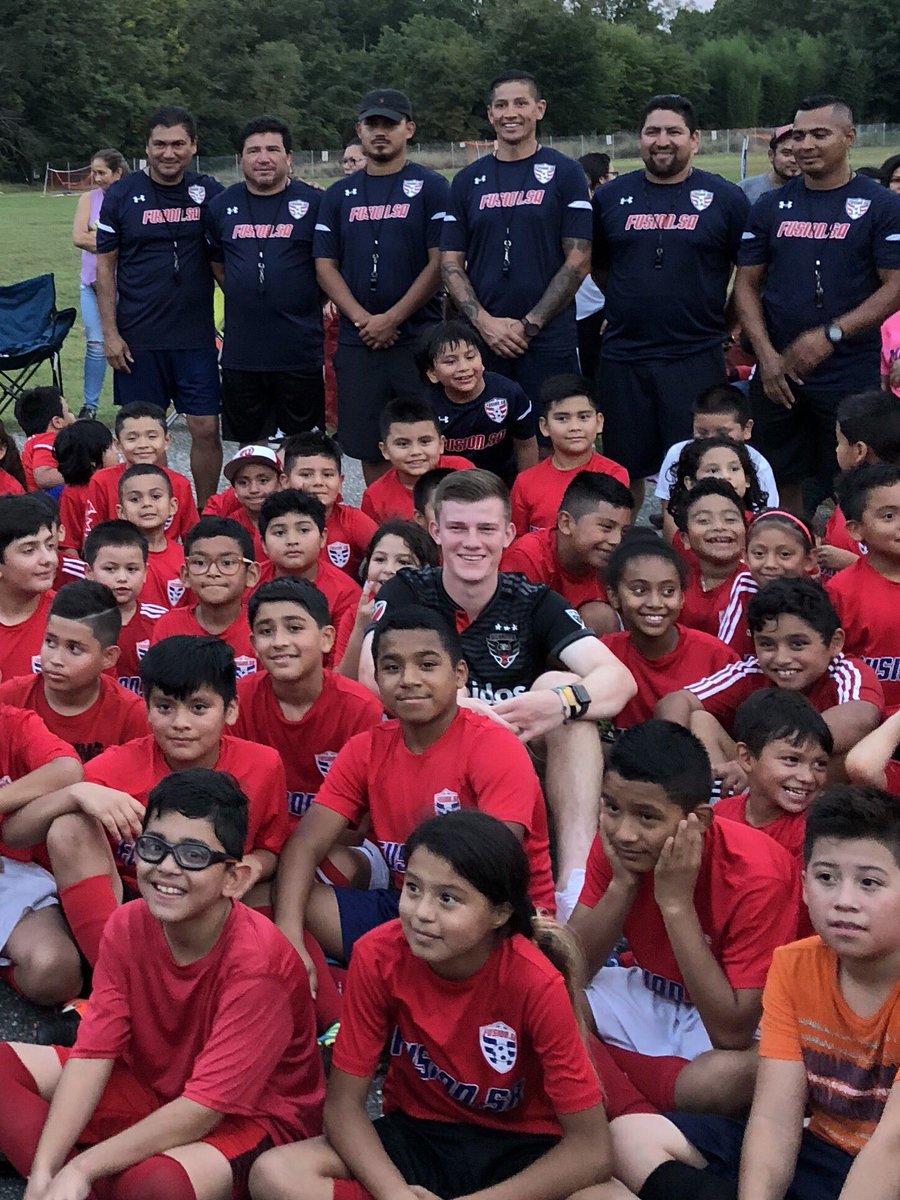 DCU_CR's tweet photo. Earlier today @dcunited’s @ChrisDurkin0 delivered $4,000 worth of soccer equipment to Fusion Soccer Academy as part of @MLSWORKS Every Save Makes a Difference program!
#DCUGivesBack https://t.co/Q9jbBgARNT