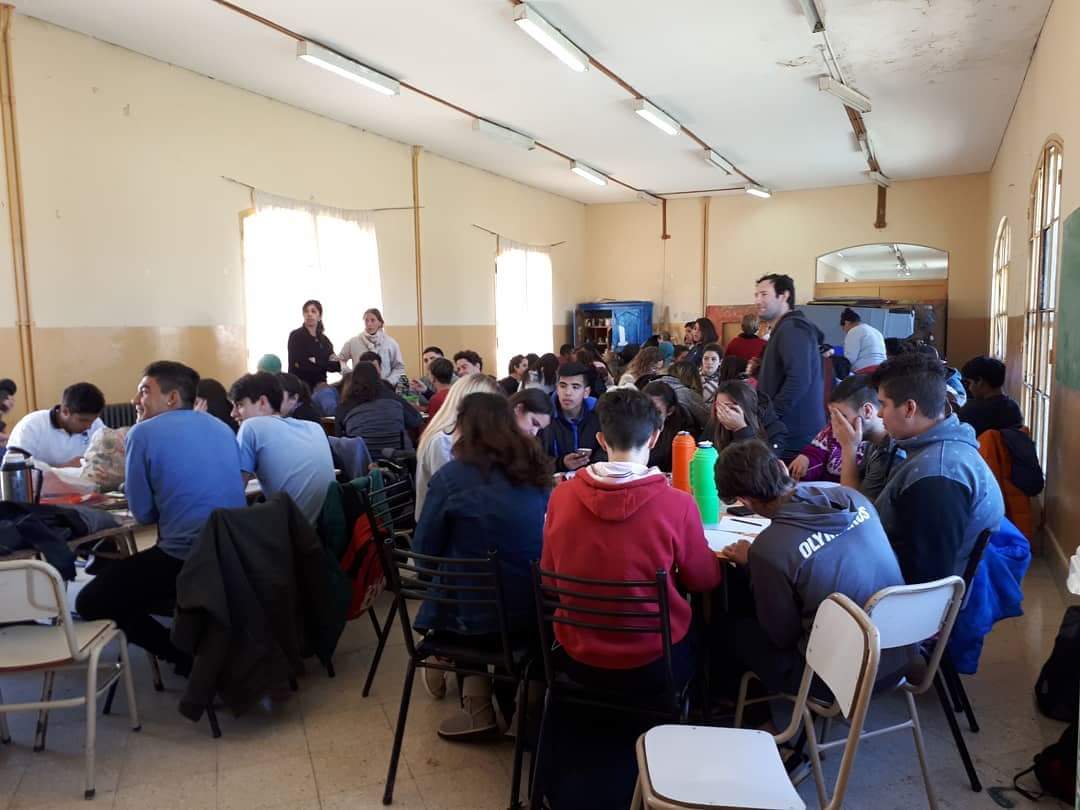 CarlosEspsito2's tweet photo. Semana de las Artes en Escuela Secundaria3 Chivilcoy junto al maestro Manuel Rubin.Excelentes producciones colectivas https://t.co/NFb8eCyVmH