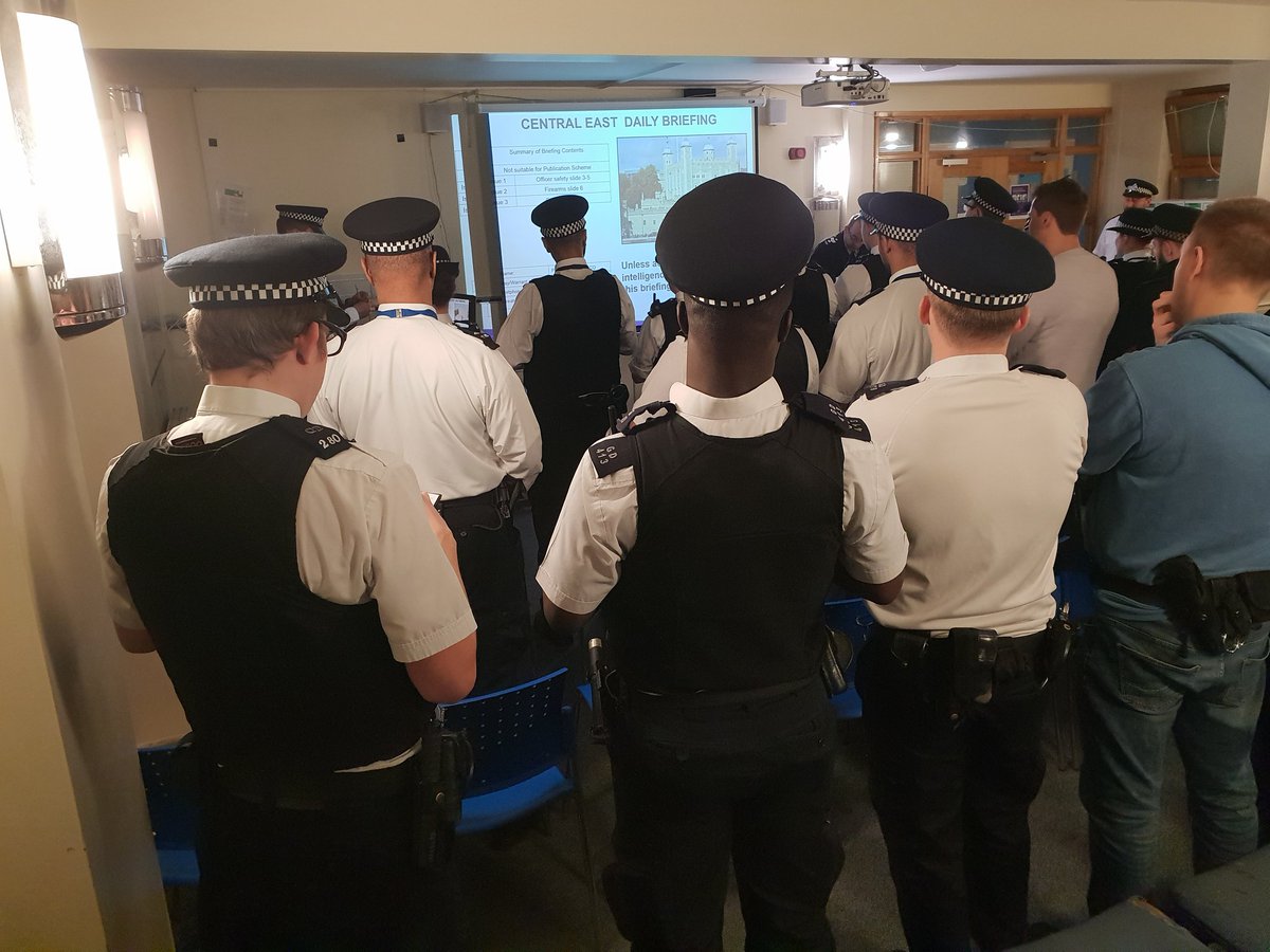 MPSHackney's tweet image. End of an era! 999 response team D paraded for the last ever night duty as Golf Delta (GD) or G division as it was known before!

Today we merge with @MPSTowerHam to offically become Central East Command Unit. New shoulder numbers and borough codes to get used to!
