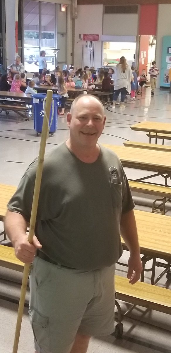 AngelicaBasler's tweet photo. We love our custodians at @BrantnerElem Thank you for making our school SPARKLE! #KingofTheCafeteria #MrMark #WCconnects https://t.co/lYoQ995enj