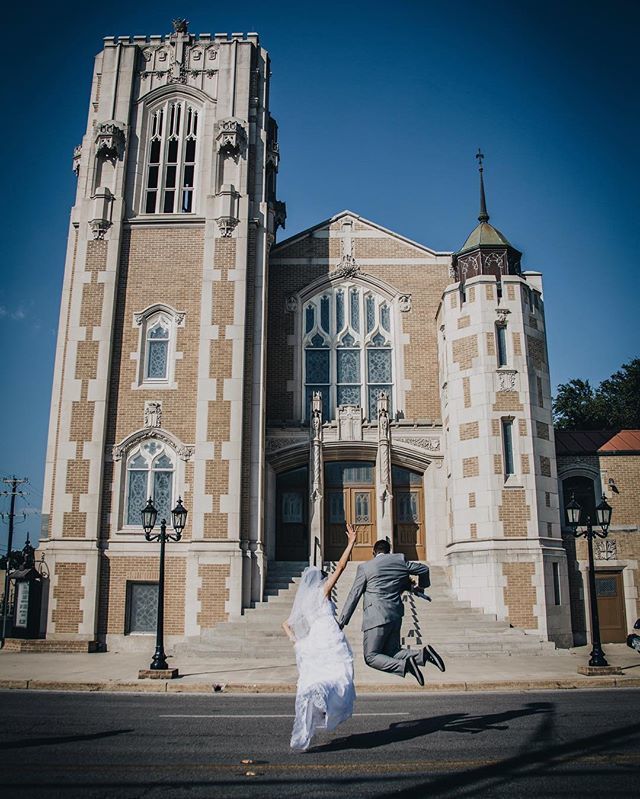exposetheheart's tweet photo. Someone was happy to get married 👰🏻 🤵 💒 .
.
.
.
.
#sanantoniowedding #sanantonioweddingphotographer #texaswedding #sanantonioweddings #austinweddingphotographer #austinwedding #hillcountrywedding #sanantonioweddingphotography #sanantoniophotographer … https://t.co/Hm8N1j64df https://t.co/BLqnTi1dPd