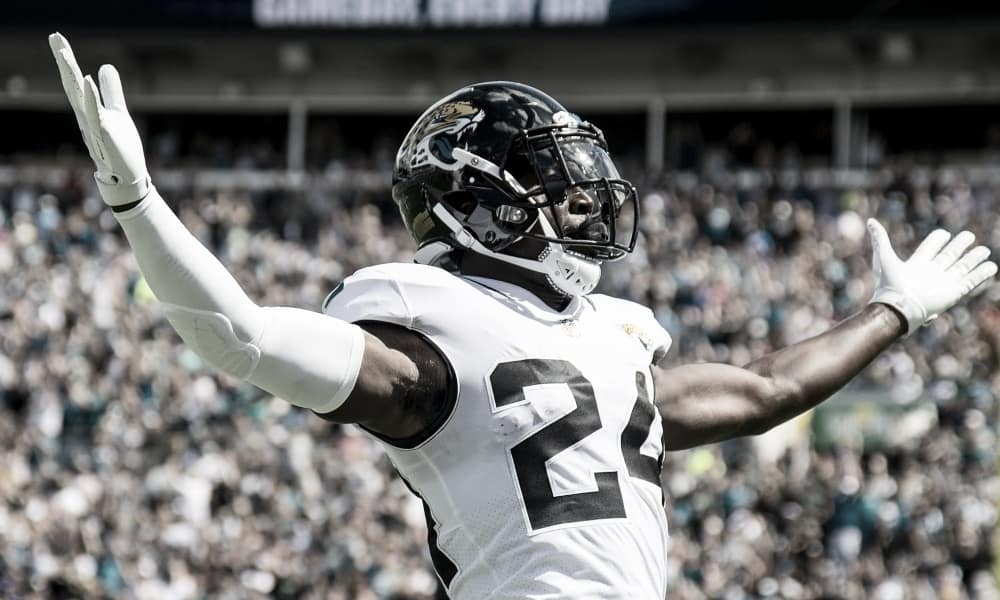 DamFantasy's tweet photo. Looking for a Running Back?! Checkout our RB waiver wire targets for Week 5! https://t.co/6zfWuaHSXM

#NFL #ESPN #NFLFantasy #FantasyFootball #FantasyFootballAdvice #FantasyAdvice #ESPNFantasy https://t.co/GIU3rIyubP