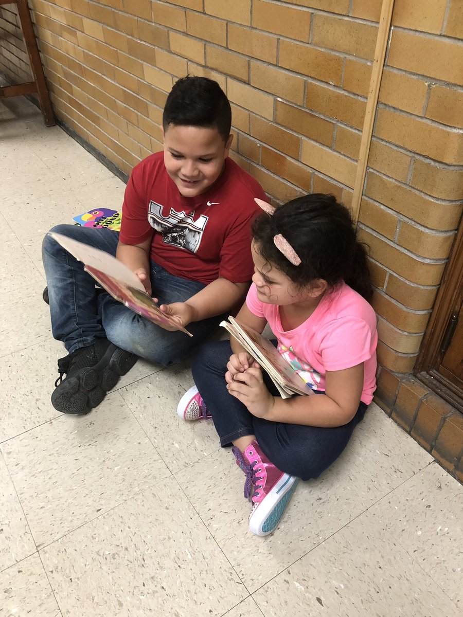 TiffanyValver's tweet photo. We met our 4th grade reading buddies today. We had a great time listening to our buddies read to us and some of us even read to our buddies! https://t.co/TZkfJC7OtR