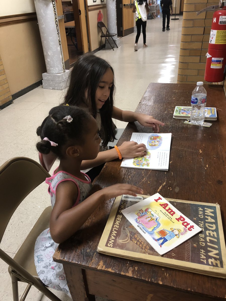 TiffanyValver's tweet photo. We met our 4th grade reading buddies today. We had a great time listening to our buddies read to us and some of us even read to our buddies! https://t.co/TZkfJC7OtR