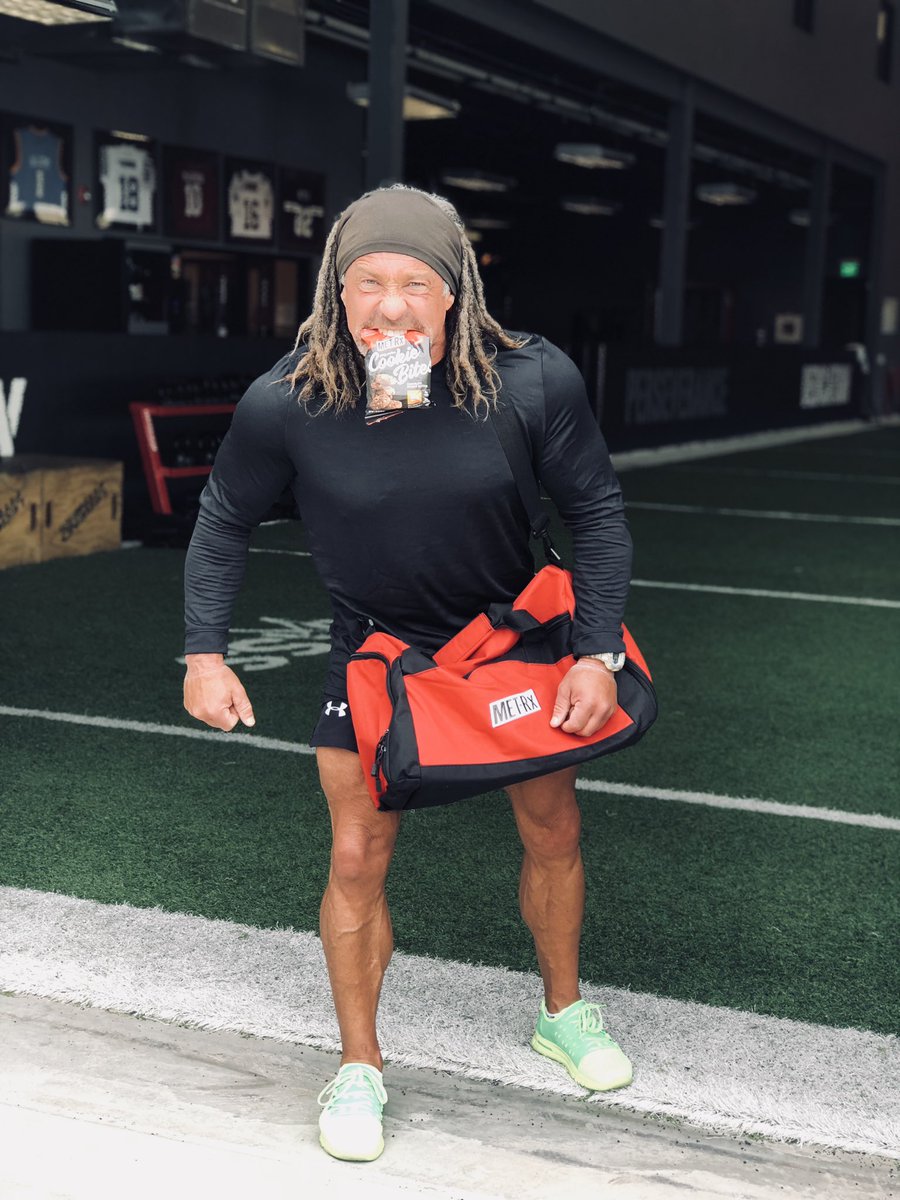 SteveHess1's tweet photo. Pumped about @METRx NEW #CookieBites snack!!! 12g of protein, real food ingredients, NO artificial flavors...these sweet treats are a MUST to SMASH your day!!! OUT KNOW @cvspharmacy !!! #TeamMETRx #AD https://t.co/2WgMzpRzPd