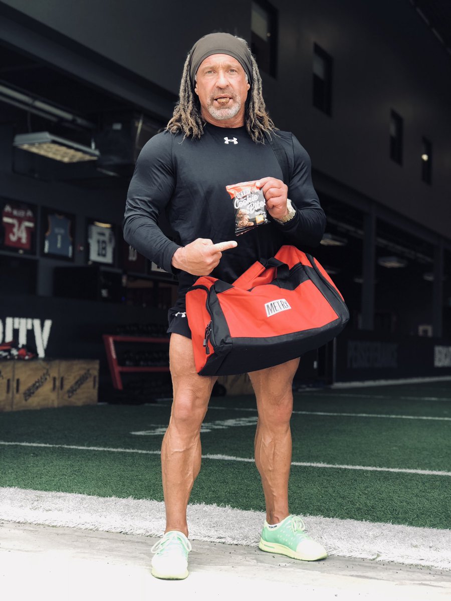 SteveHess1's tweet photo. Pumped about @METRx NEW #CookieBites snack!!! 12g of protein, real food ingredients, NO artificial flavors...these sweet treats are a MUST to SMASH your day!!! OUT KNOW @cvspharmacy !!! #TeamMETRx #AD https://t.co/2WgMzpRzPd